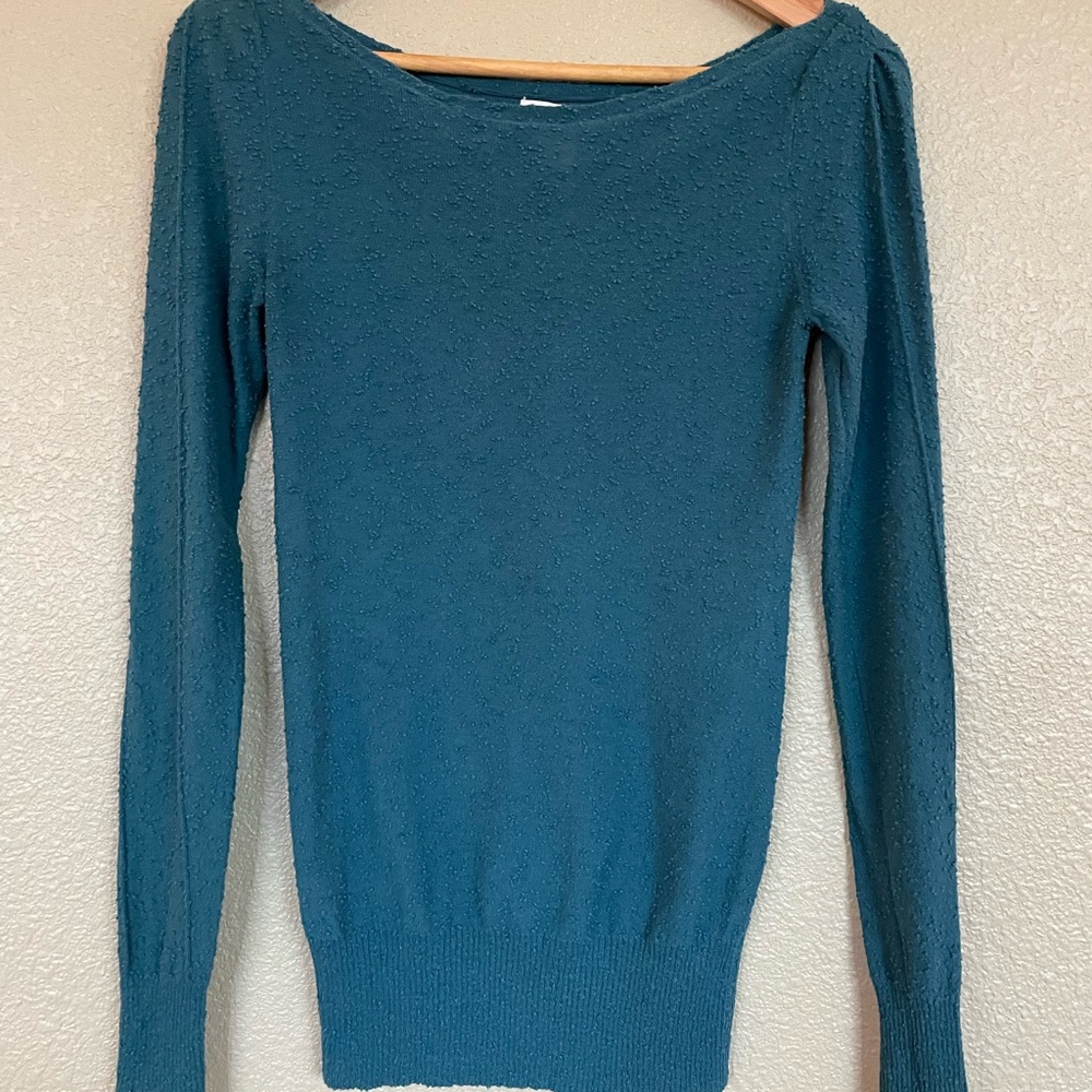 Frenchi teal colored 60’s textured long sleeve blouse.